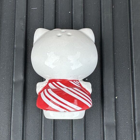 Hello Kitty Christmas Ceramic Salt and Pepper Shakers Sanrio New! Rare 2023 - Picture 10 of 15
